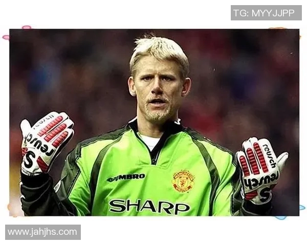 全球足球明星排名前十的传奇球员及其辉煌成就解析 全球足球明星排名前十的传奇球员及其辉煌成就解析