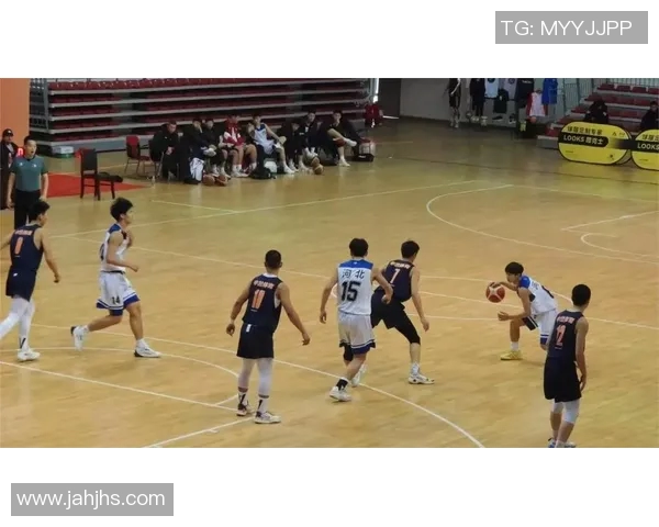 北京篮球队在世界锦标赛中的默契配合与战术执行分析